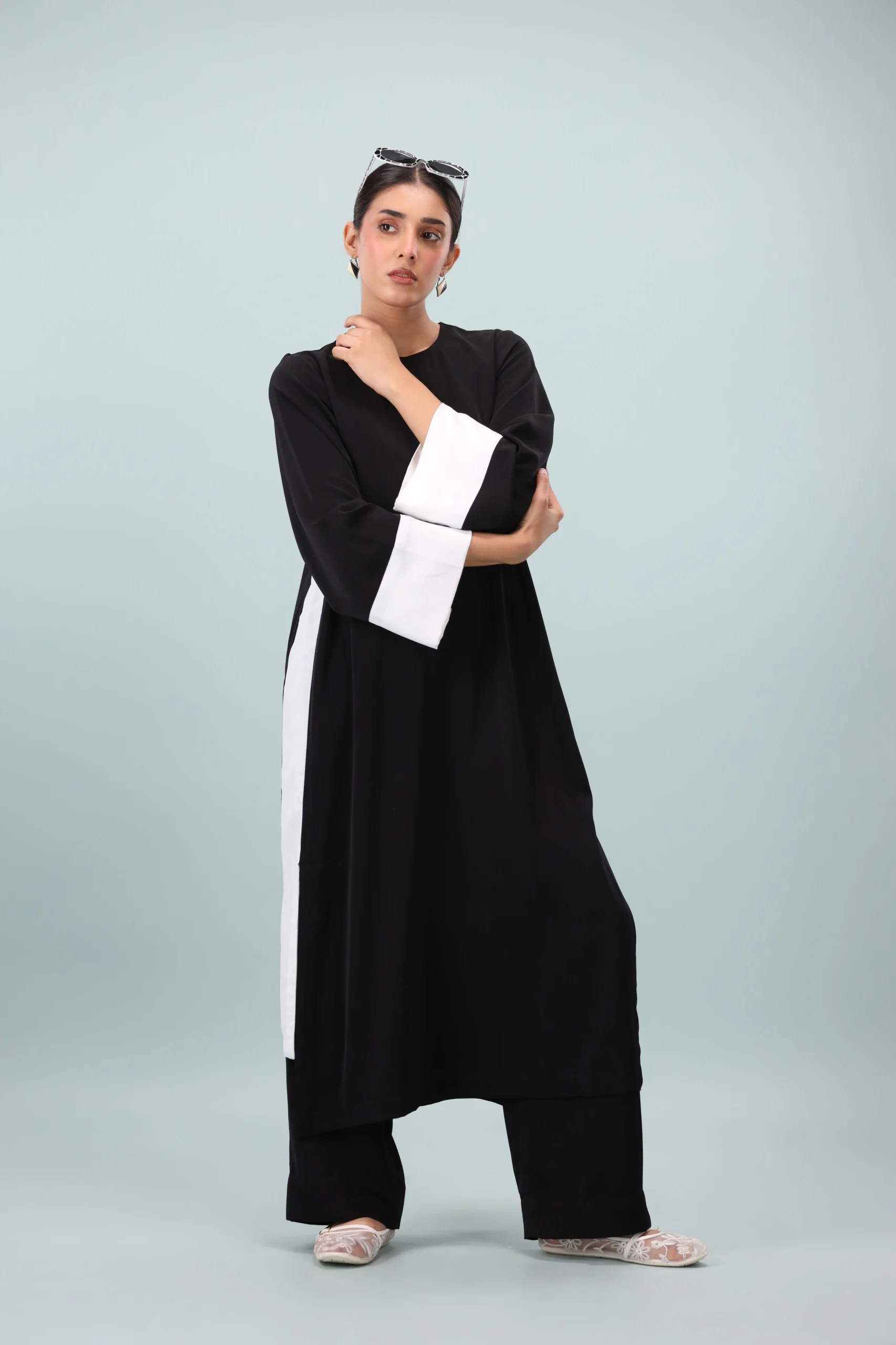 Mono Chroma - Image 3