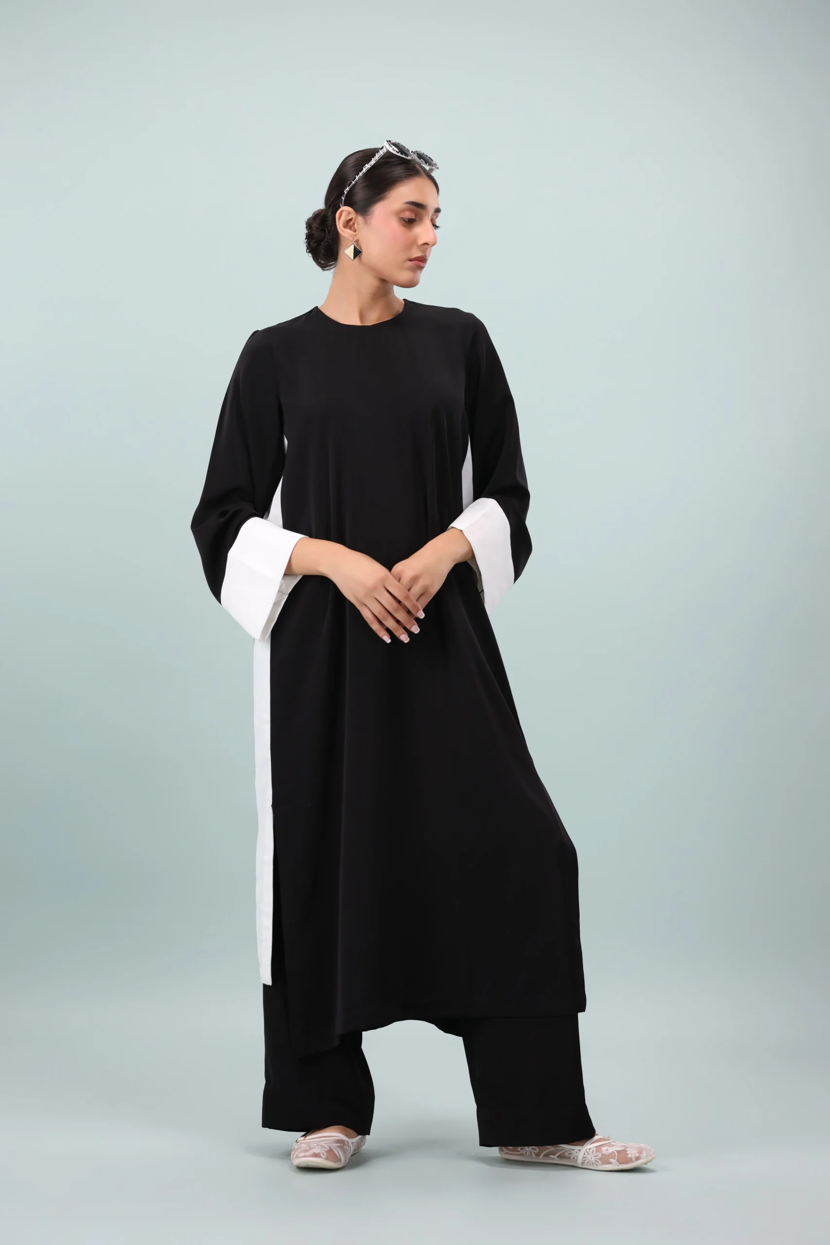 Mono Chroma - Image 2