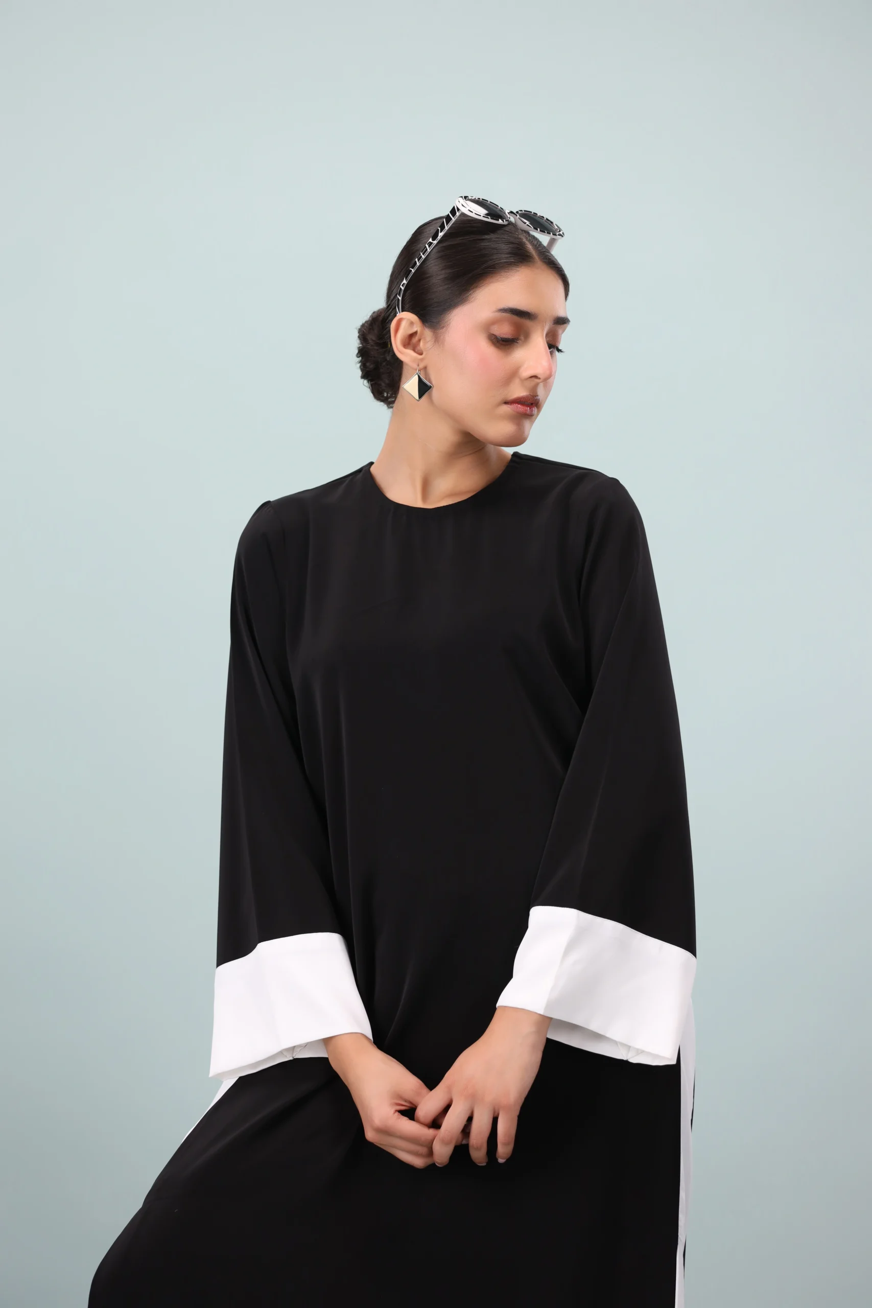 Mono Chroma - Image 4