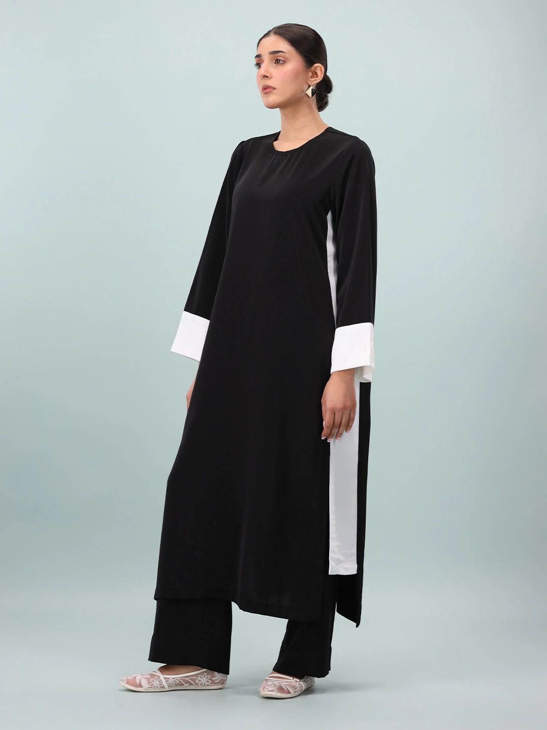 Mono Chroma - Image 8