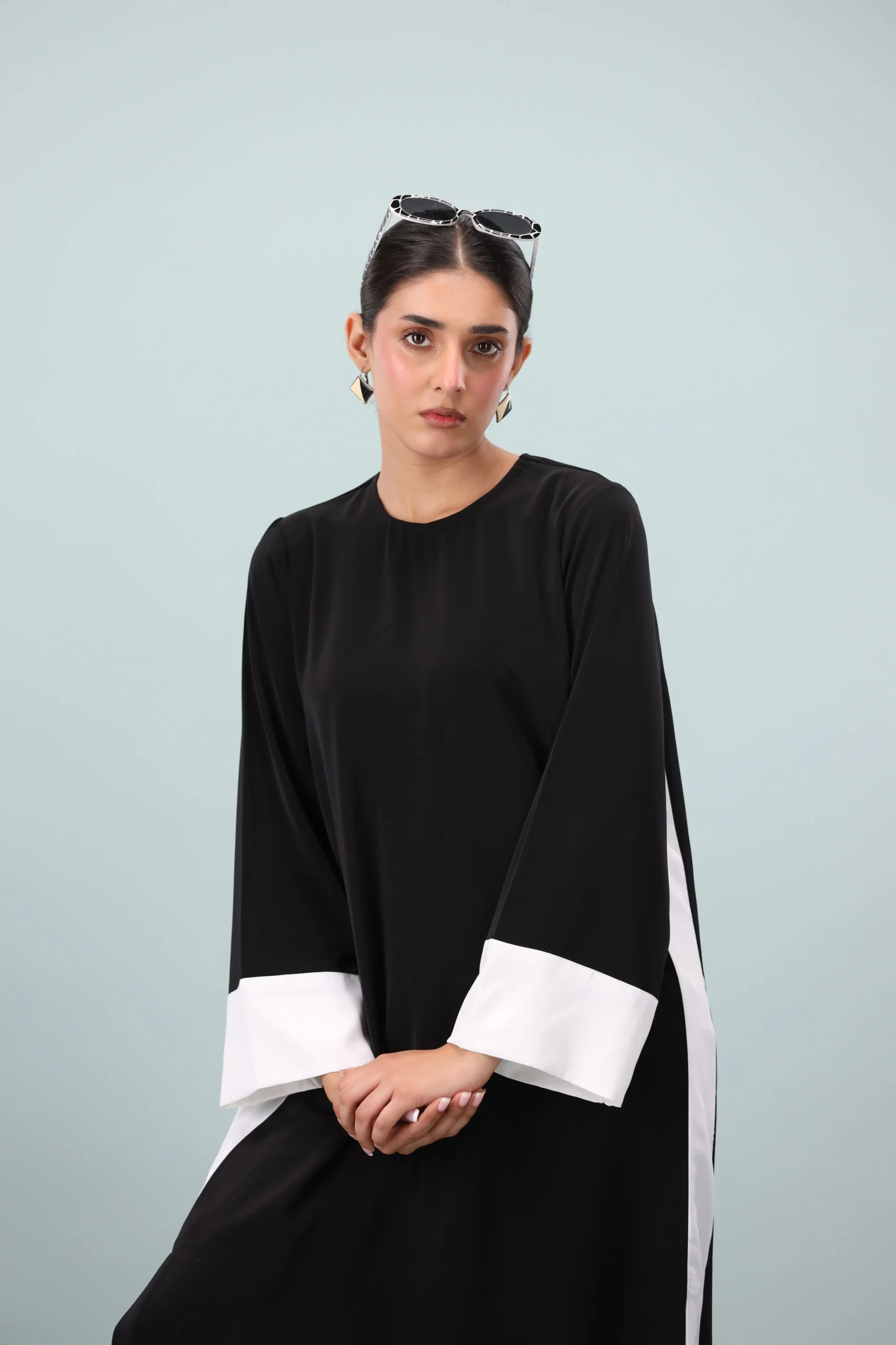 Mono Chroma - Image 5